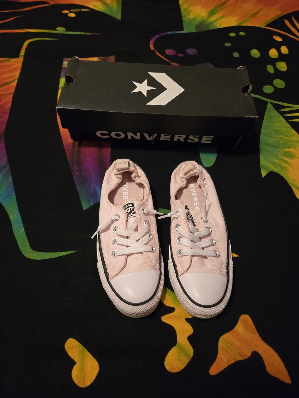 Converse Low Top Sneakers in Pale Pink and White